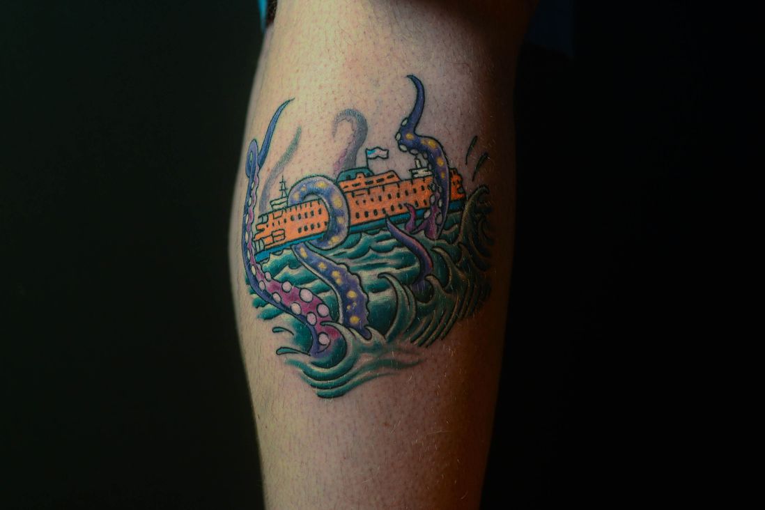 Rob Hart recently got a tattoo of the Staten Island Ferry by Magie Serpica being overtaken by the kraken on his leg. Hart said the design is similar to his wedding cake, which had him and his wife on top of the ferry with weapons while it was being attacked by an octopus.<br>